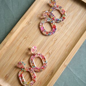 deux paires boucles coins arrondis résine felurs séchées colorés-la fabrqiue de clem