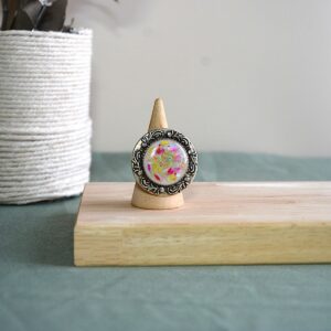 bague fond blanc fleurs séchées colorés résine -la fabrique de clem