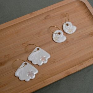 2 paires de boucle d'oreilles blanc nacré créole