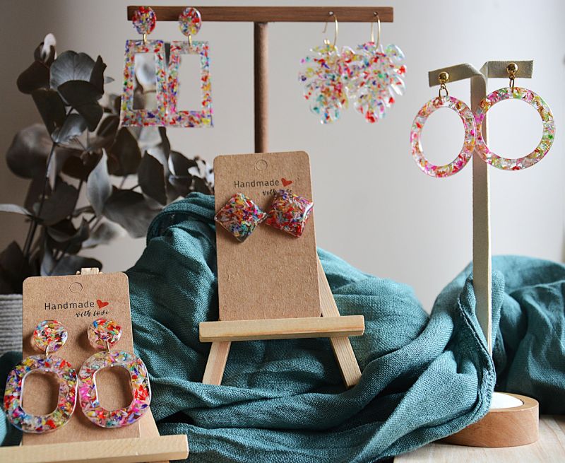 bijoux-collection boucle jardin éternel fleurs séchées colorées résine-la fabrique de clem