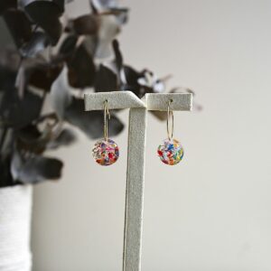 pampilles créoles fine fleurs séchées colorées résine-la fabrique de clem