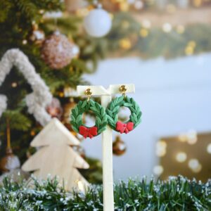 boucle-d'oreilles-couronnes-en-feuille-noeud-rouge polymère