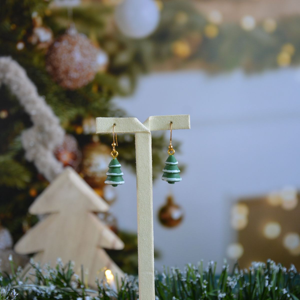 boucle-d'oreilles-sapin-3D-enneigé-vert-noel